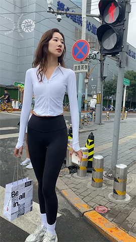 （视频）身材超好的黑色瑜伽裤翘臀美女[1.2G/MP4]034